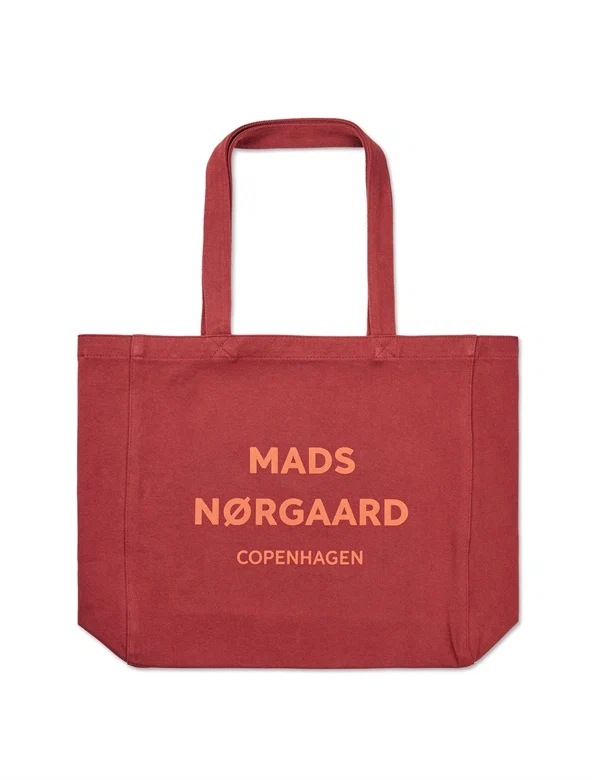 Mads Nørgaard - Athene bag Winery