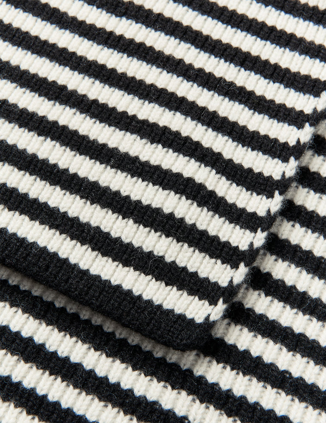 Mads Nørgaard - Freja hooded scarf