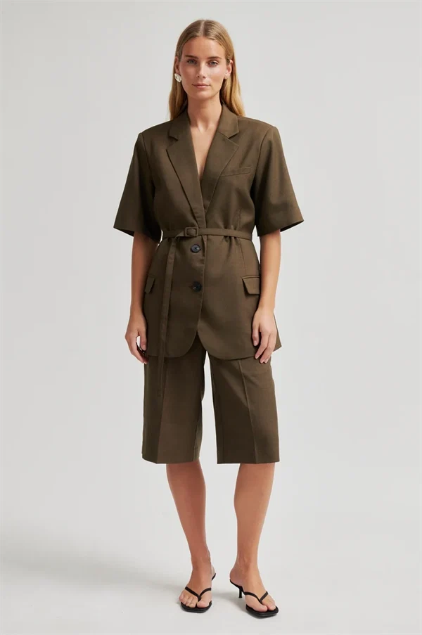 Second female - Sharo long shorts