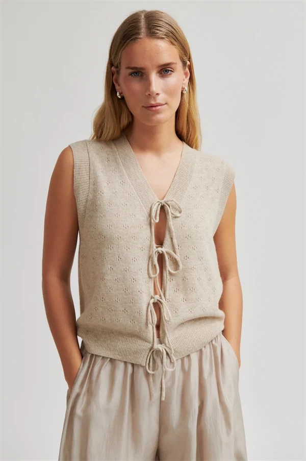Second female - Amala knit vest