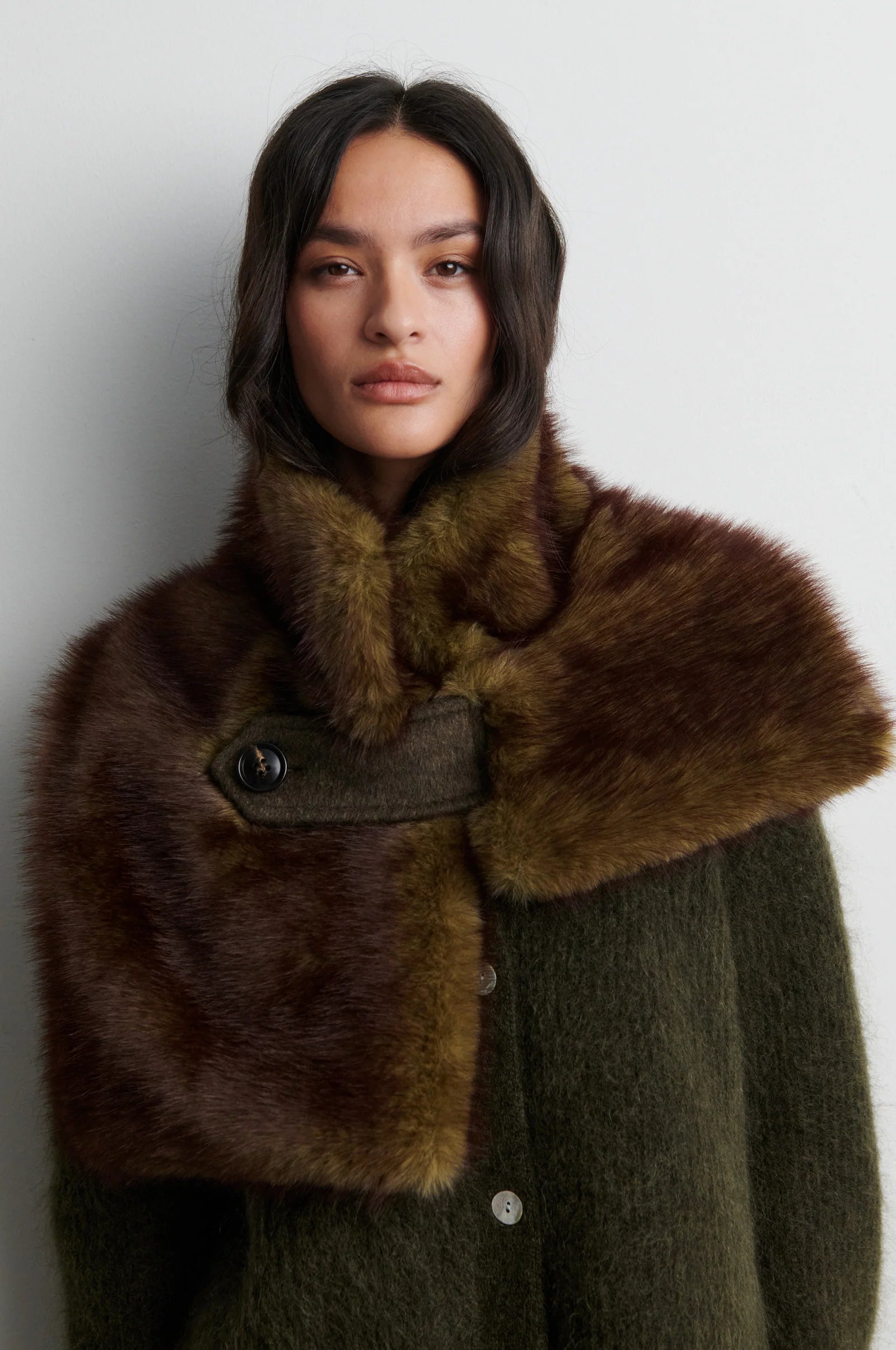 Second female - Agola collar Black olive