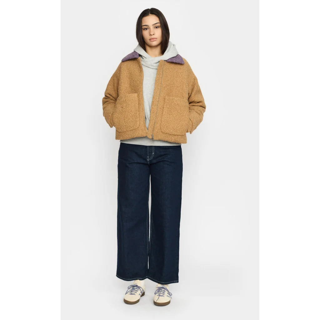 Selfhood - Short jacket Camel