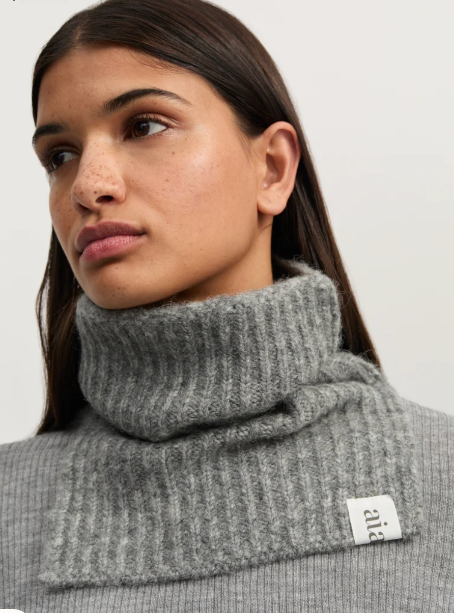 Aiayu - Nellie neck warmer Pure light grey