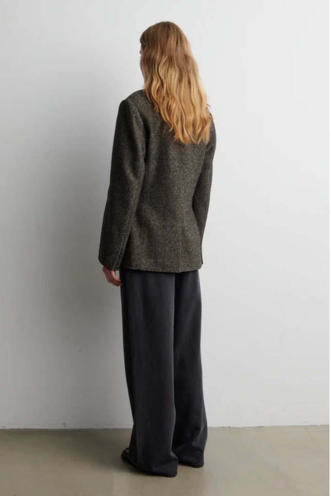 Second female - Emi new fitted blazer Demitasse