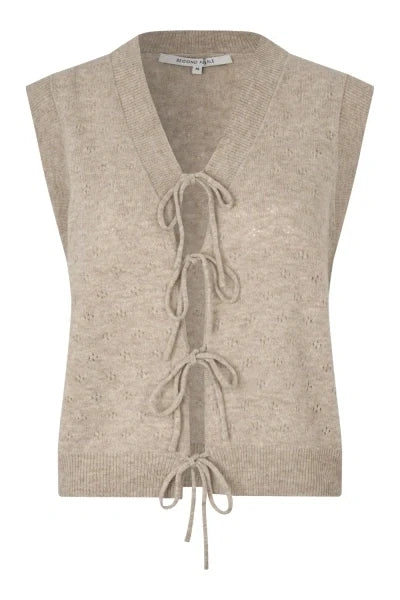 Second female - Amala knit vest