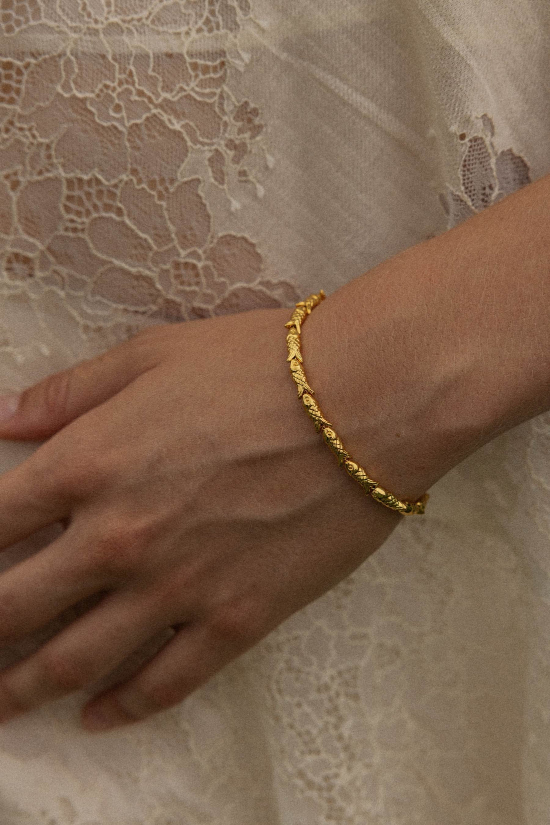 ANNI LU - Fishy bracelet Gold