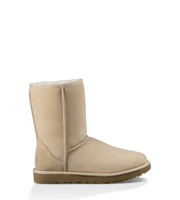 UGG - Classic short ll Sand 