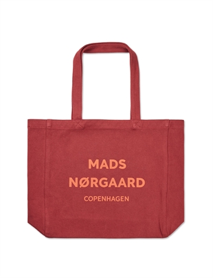 Mads Nørgaard - Athene bag Winery