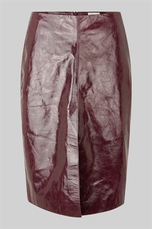 Second female - Queens leather skirt 