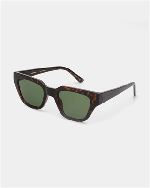 A. Kjærbede - Kaws Demi tortoise