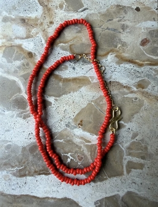 Annavii - Kala glasperlekæde Rød