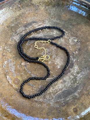 Annavii - Kala glasperlekæde Black