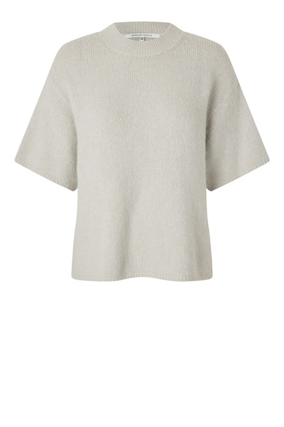 Second female -  Wanda knit O-neck